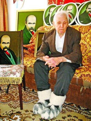 Смілянин намалював 200 портретів Тараса Шевченка