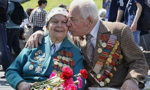 Ветерани незадоволені, що їх не запрошують до Росії на День Перемоги (ВІДЕО)