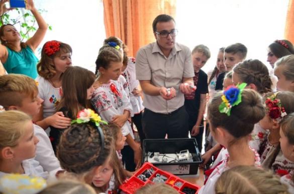 У школах Черкащини дітей вчать створювати роботів
