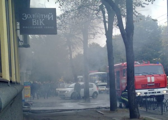 У мережі з'явилося відео вчорашньої пожежі у черкаському магазині