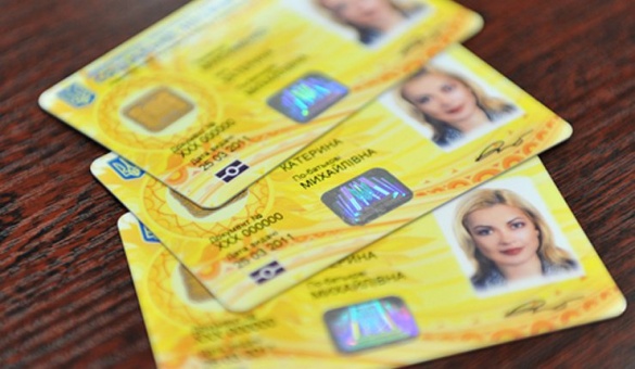 У Черкасах почали видавати пластикові паспорти