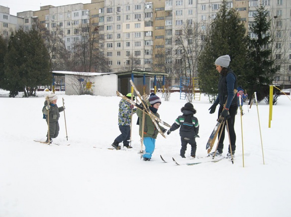 Черкаські дошкільнята стали на лижі