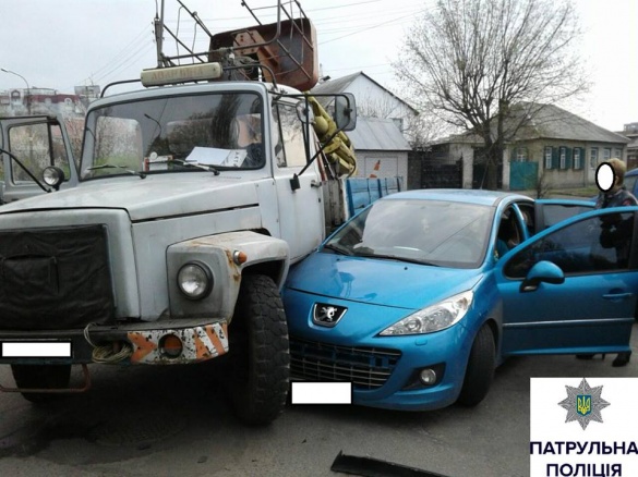 В ДТП у Черкасах втрапили три автівки (ФОТО)