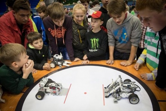 Юні черкащани стали призерами всеукраїнської олімпіади роботів
