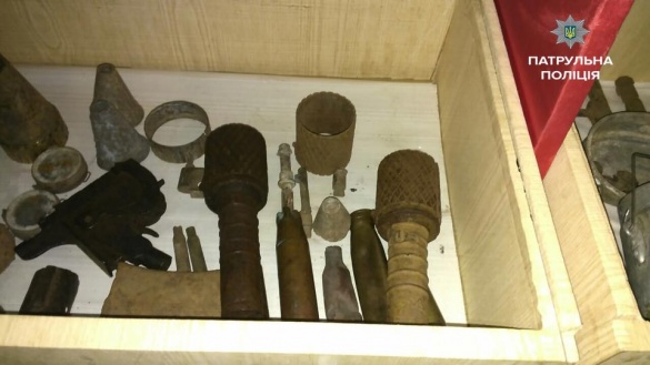 У черкаській школі виявили предмети, схожі на бойові гранати