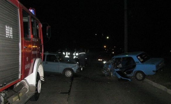 На Черкащині потерпілого в ДТП водія діставали рятувальники