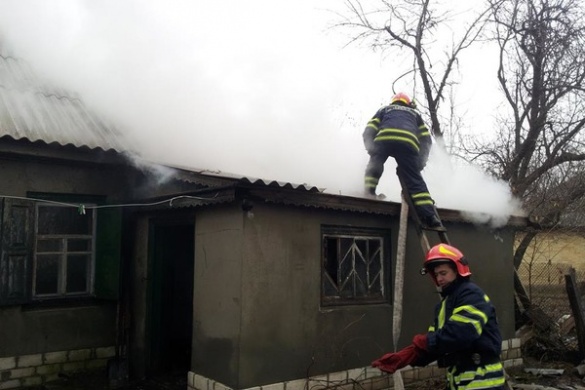 У Черкаській області знову палав будинок (ФОТО)