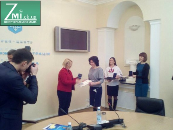 Ірина Геращенко у Черкасах відзначила кращих вчителів (ФОТО)