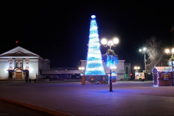 На Черкащині встановлюють світлову ілюмінацію на фонтані