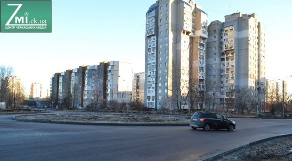 Нове перехрестя у Черкасах збиває з пантелику водіїв (ФОТО, ВІДЕО)
