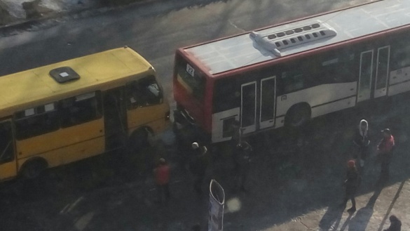 У черкаській поліції розповіли подробиці ДТП за участі трьох автобусів