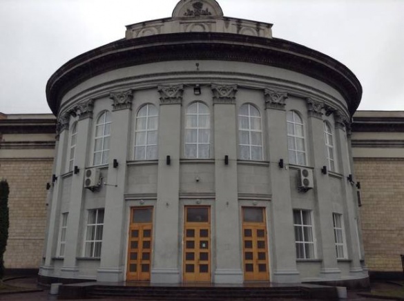 Трибуну Черкаської обласної ради розблокували, але питання по блокаді перенесли