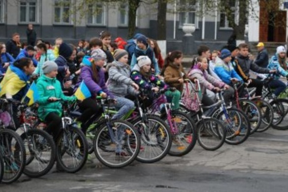 Золотоніський веломарафон: півтисячі містян проїхалися містом на велосипедах