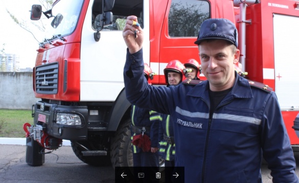 Черкаським рятівникам передано новий пожежний автомобіль (ВІДЕО)