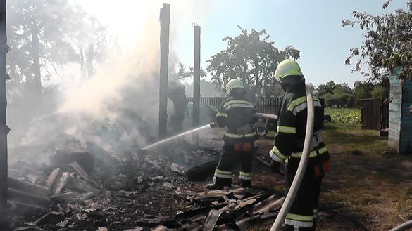 На Черкащині через дитячі пустощі сталася масштабна пожежа