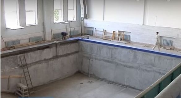 У Черкасах капітально ремонтують басейн на Центральному стадіоні (ВІДЕО)