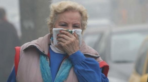 Жителі Черкас скаржаться на смог і запах аміаку (ВІДЕО)