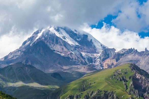 Черкаські альпіністи підкорили кавказький п'ятитисячник (ФОТО)
