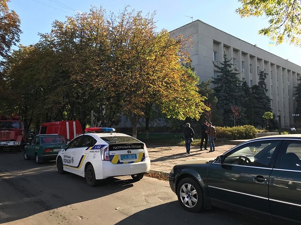 У Черкасах повідомили про замінування суду (ФОТО)