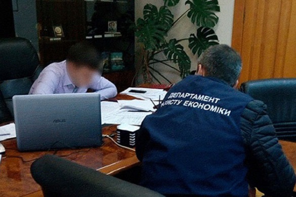 На черкаського посадовця склали протокол за корупційне правопорушення