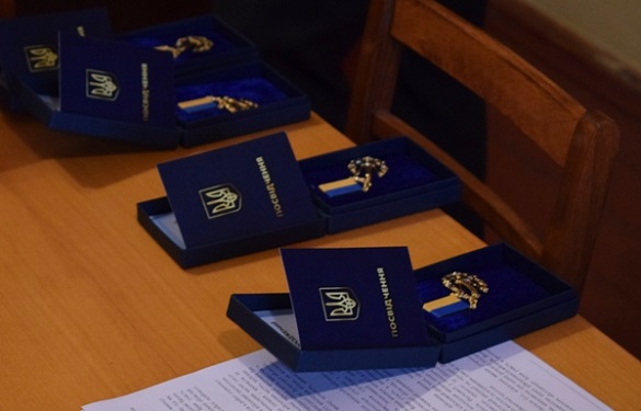 За честь і славу: черкаських військових відзначили державними нагородами (ФОТО)