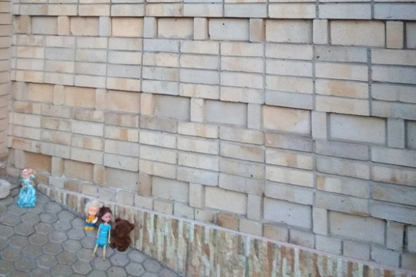 Черкащани зносять дитячі іграшки до церков Московського патріархату (ФОТО)