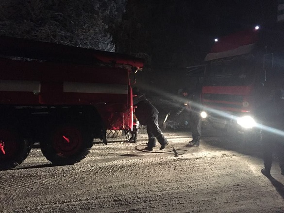 Через негоду на Черкащині три вантажівки та легковик потрапили у кювет
