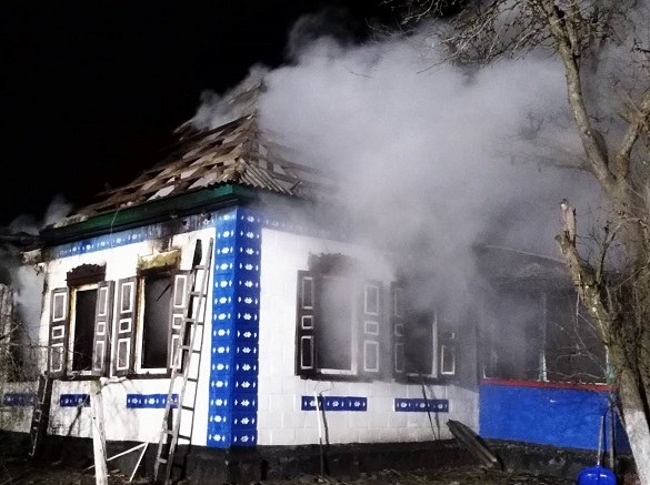 На Черкащині під час пожежі трагічно загинуло подружжя пенсіонерів (ФОТО)