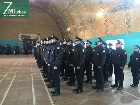 У Черкасах нові патрульні поліцейські склали присягу на вірність (ФОТО)