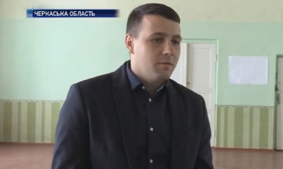 Йому лише 25: у Черкаській області працює наймолодший в Україні директор школи