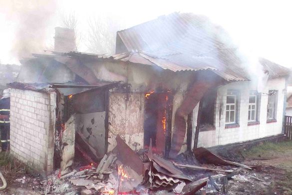 Родина з Черкащини ледь не згоріла в орендованому будинку (ФОТО)