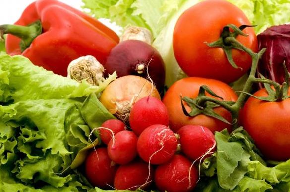 Черкащанам розповіли, скільки коштують весняні овочі на ринку (ВІДЕО)