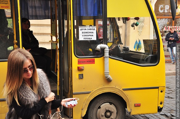 Як в Івано-Франківську: для черкаських студентів та пенсіонерів хочуть зробити безкоштовним проїзд у маршрутках удень