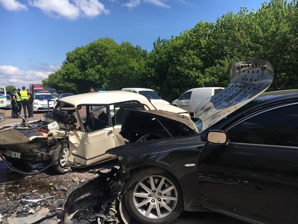 Розтрощені автівки та постраждалі: біля Черкас сталася смертельна аварія