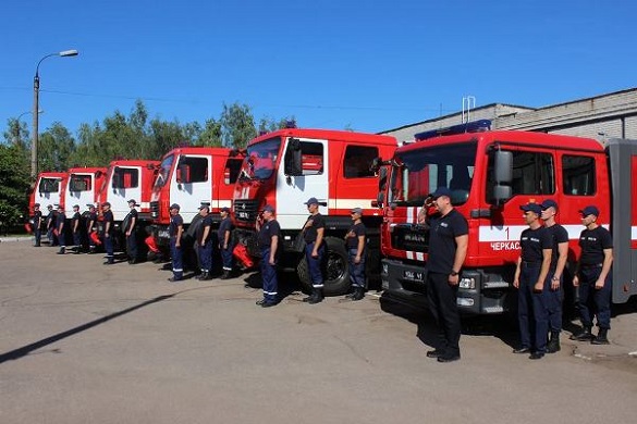 Черкаським рятувальникам придбали нові пожежні автівки (ФОТО)