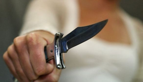 Житель Черкас вдарив ножем перехожого в Харкові (ФОТО)