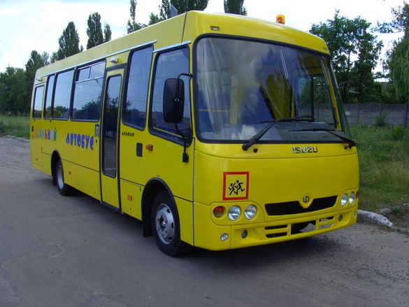 Для школярів Черкащини закупили вісім нових автобусів