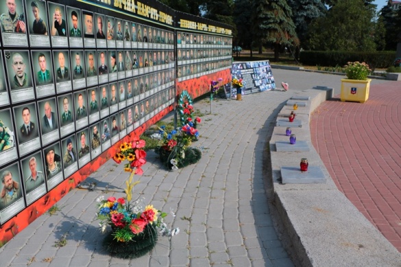 У Черкасах вшанували загиблих під Іловайськом (ФОТО)