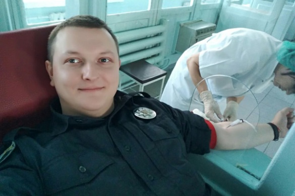 Правоохоронці Черкас добровільно стали донорами крові (ФОТО)