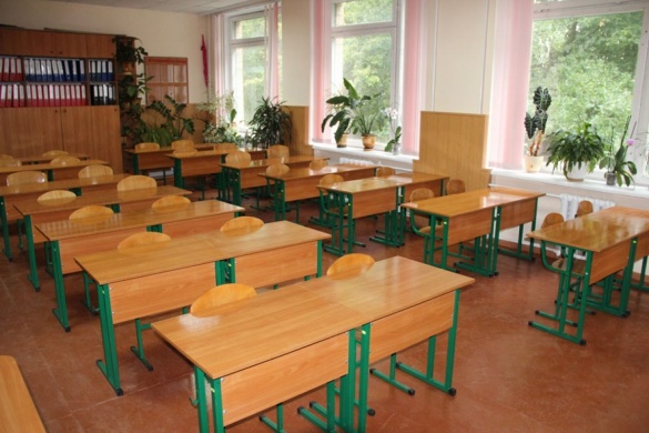 Через складні погодні умови у Черкасах призупинили навчальний процес у школах