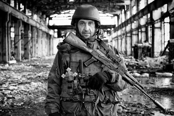 Автор фото з канівським бійцем, що стало символом війни в Україні, отримав золоту нагороду в Японії