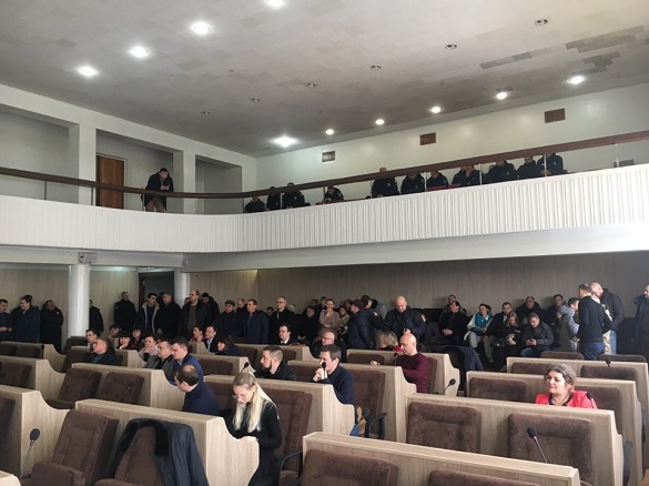 Не густо: на сесію Черкаської міськради прийшли 17 депутатів