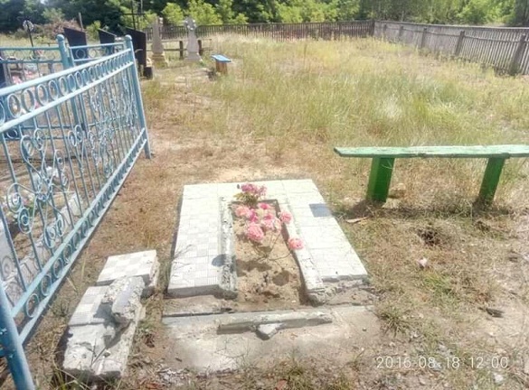 На Черкащині покійницю викопали з могили