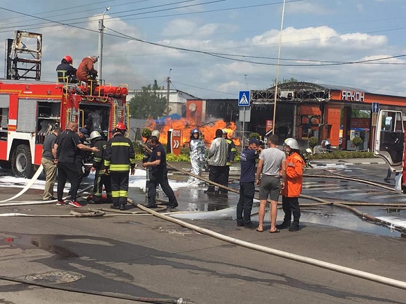 Під час пожежі на АЗС у Житомирі постраждали двоє черкащан