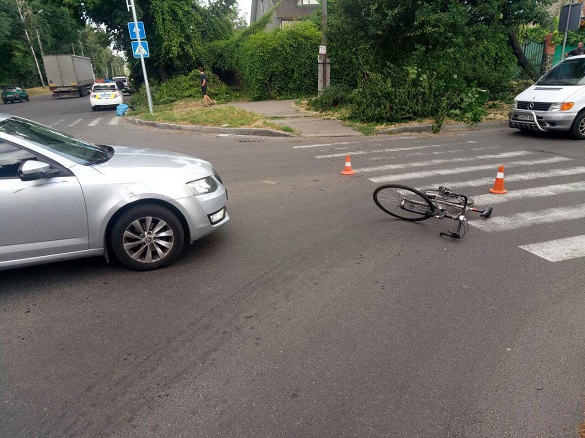 На перехресті у Черкасах збили велосипедиста (ФОТО)