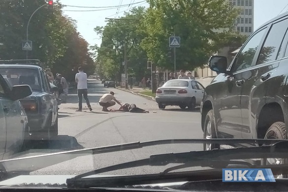 У Черкасах жінка випала з авто під час ДТП