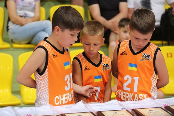 На базі черкаської школи з'являться два баскетбольних класи