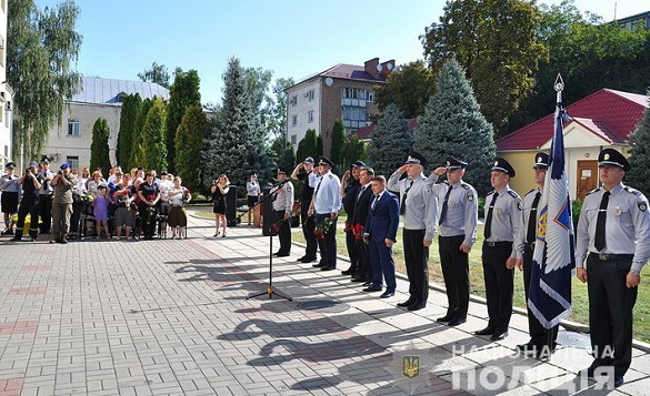 Черкаські поліцейські вшанували пам’ять колег, які загинули під час виконання службових обов’язків
