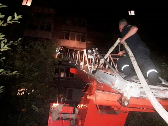 На Черкащині з палаючої квартири врятували жінку