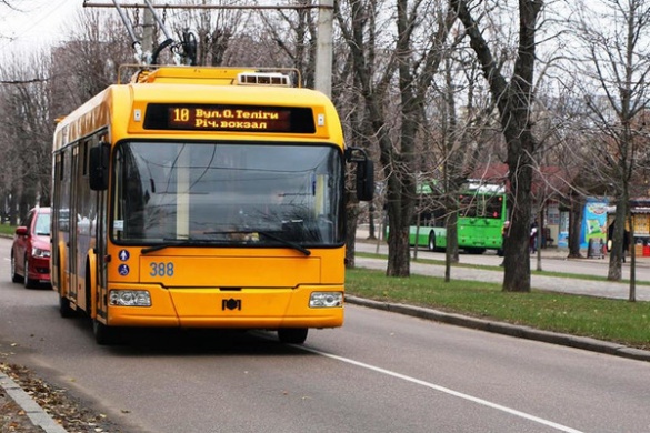 Тролейбуси №10 в Черкасах сьогодні змінили рух